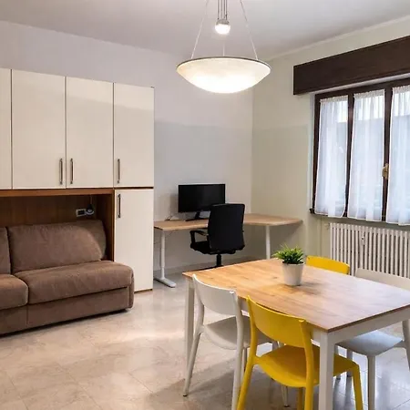דירה Large With Study Area, Dergano-bovisa *